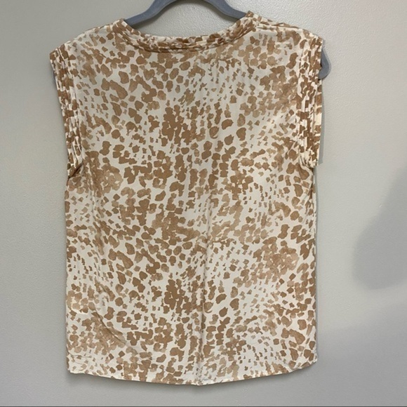 Halogen Tan Sleeveless Top - Picture 2 of 5